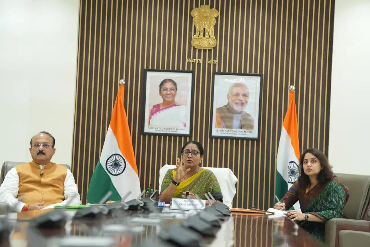 मुख्यमंत्री ने मासिक धर्म स्वच्छता दिवस पर प्रधानाचार्यों के साथ किया संवाद