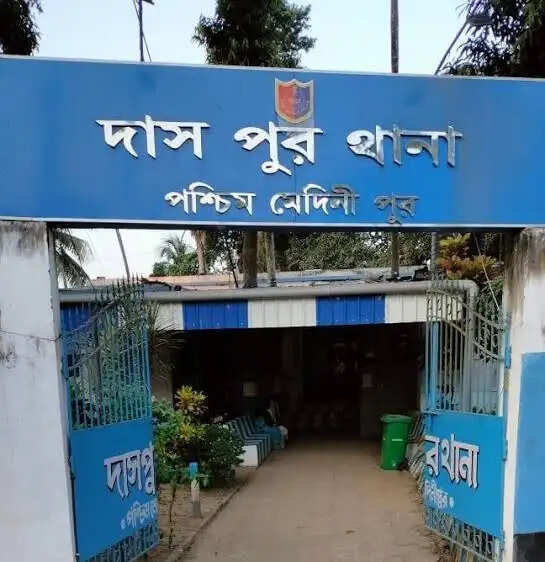 पश्चिम मेदिनीपुर में अवैध शराब का विरोध करने पर तीन महिलाओं से मारपीट
