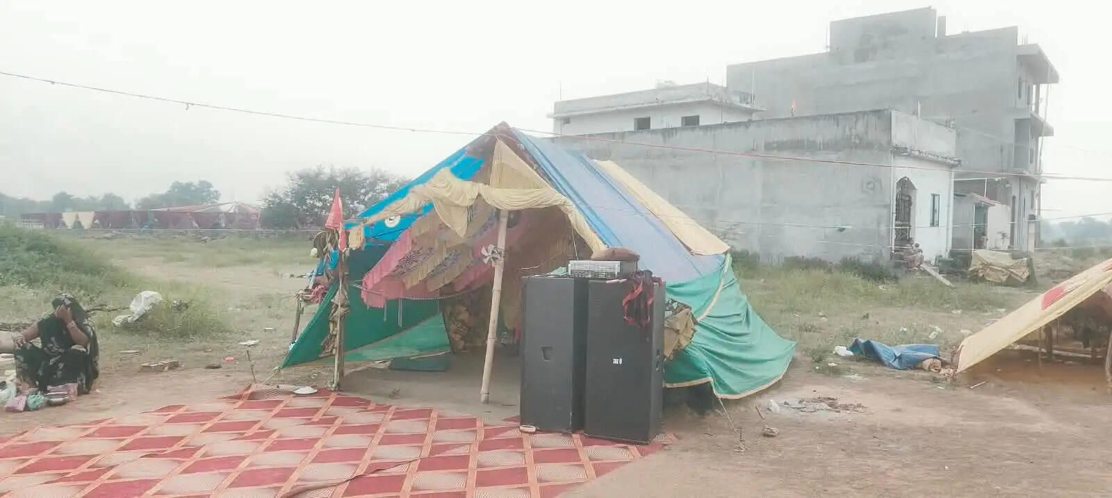 डभरा में बहरूपिया कलाकारों ने पेश की आस्था की अनूठी मिसाल