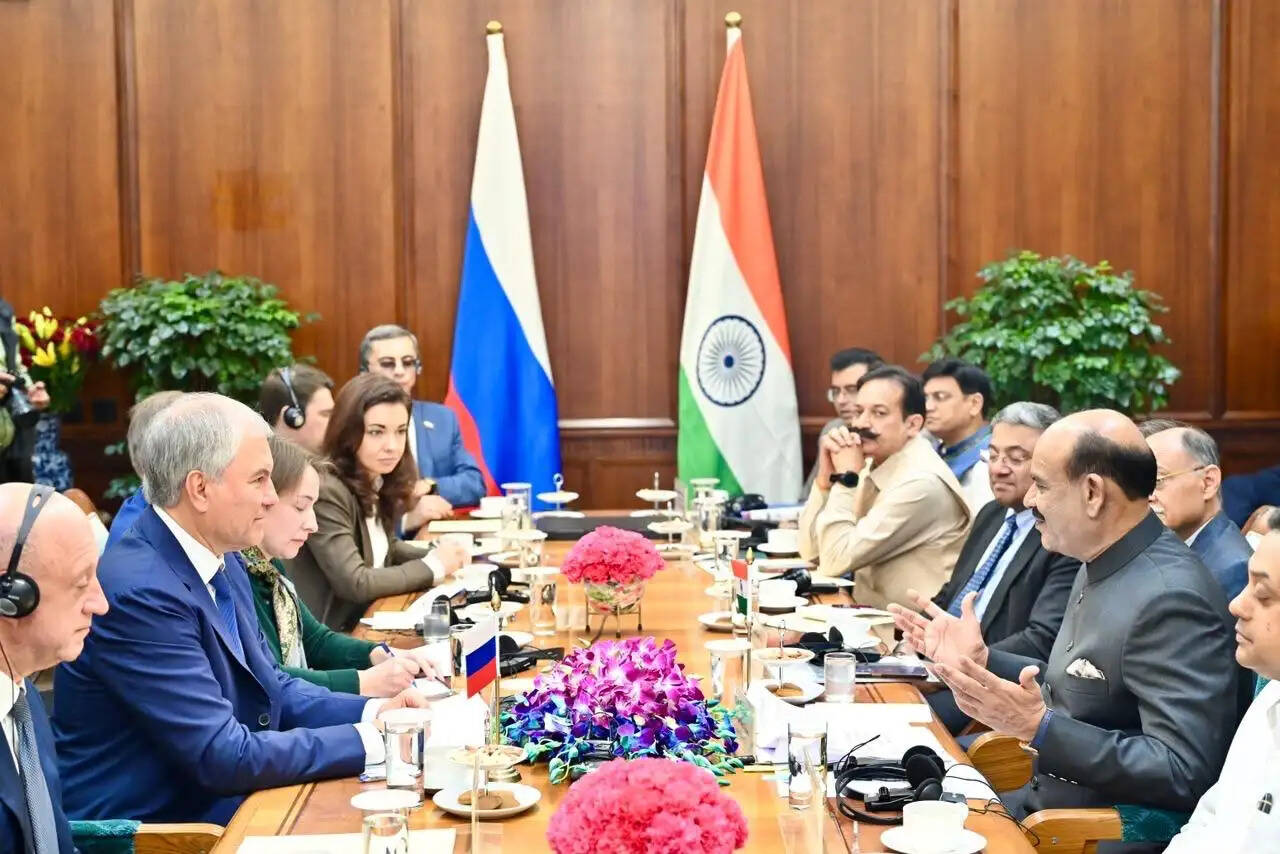 लोक सभा अध्यक्ष बिरला और रूस की स्टेट ड्यूमा के अध्यक्ष वोलोदिन के बीच द्विपक्षीय बैठक