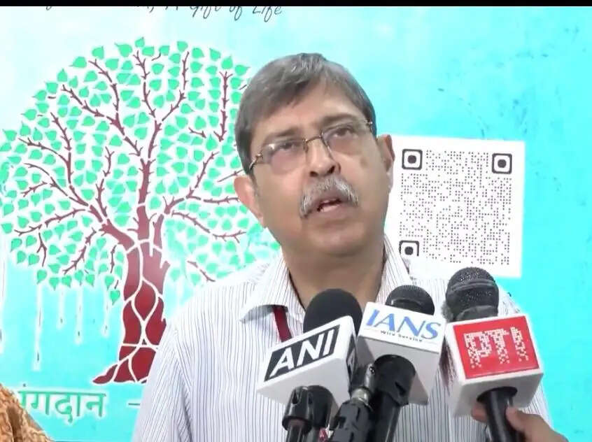 अंगदान करने वाले परिवारों का सम्मान, एम्स निदेशक ने जताया आभार