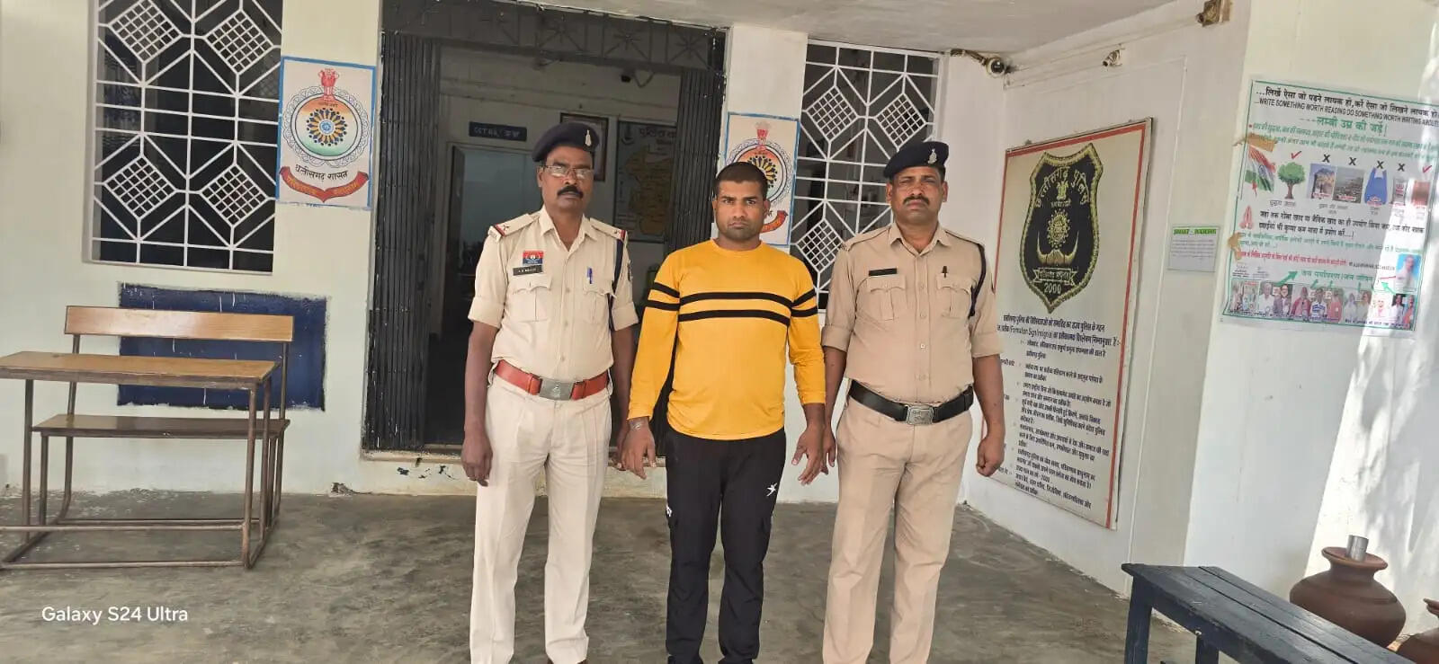 जशपुर पुलिस का ‘ऑपरेशन शंखनाद’, घेराबंदी कर छुड़ाए पांच गौवंश, फरार तस्कर भी चढ़ा पुलिस के हत्थे