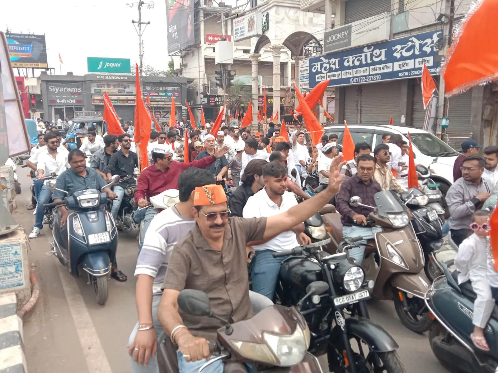 झूलेलाल जन्मोत्सव पर सिंधी समाज में उमड़ा उत्साह, निकली भव्य बाइक रैली