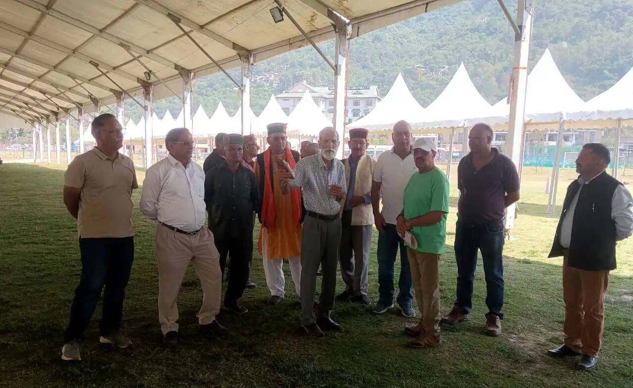 ऐतिहासिक पड्डल मैदान में होने वाले देवसमागम स्थल का सर्व देवता समिति ने किया निरीक्षण