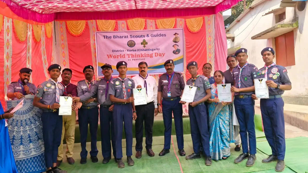 कोरबा : वर्ल्ड थिंकिंग डे का 100वां वर्ष, डीईओ उपाध्याय ने विश्व बंधुत्व पर दिया जोर