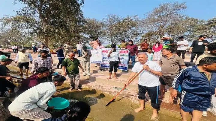 भारत एक समृद्ध देश था, इसीलिए इसे सोने की चिड़िया के नाम से जाना जाता थाः इंदर सिंह परमार