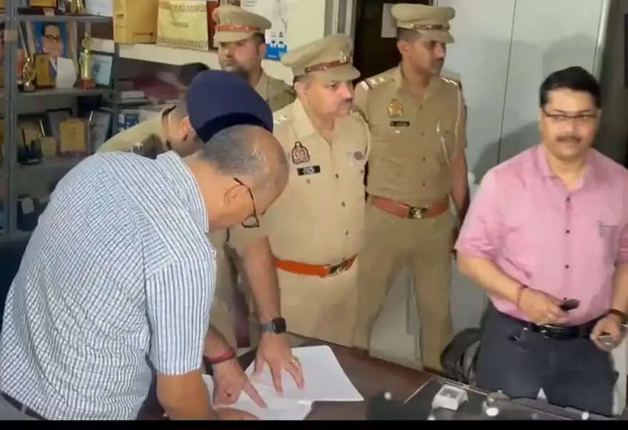 गौतम बुद्ध नगर में 23 केंद्रों पर होगी मेडिकल प्रवेश परीक्षा, सुरक्षा के कड़े इंतजाम