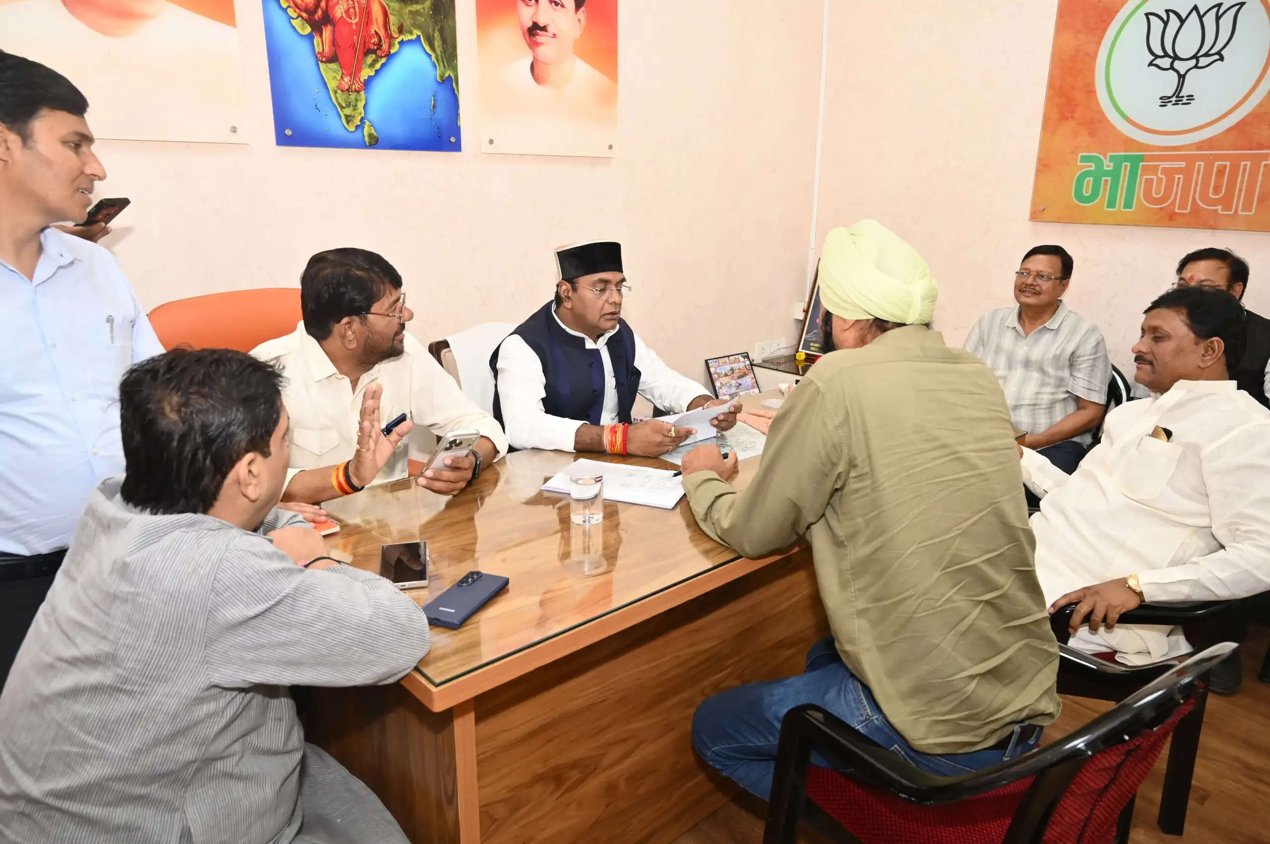 भाजपा प्रदेश कार्यालय में कैबिनेट मंत्री विश्वास सारंग एवं लखन पटेल ने सुनीं जनसमस्याएं,&nbsp;त्वरित निराकरण के दिए निर्देश