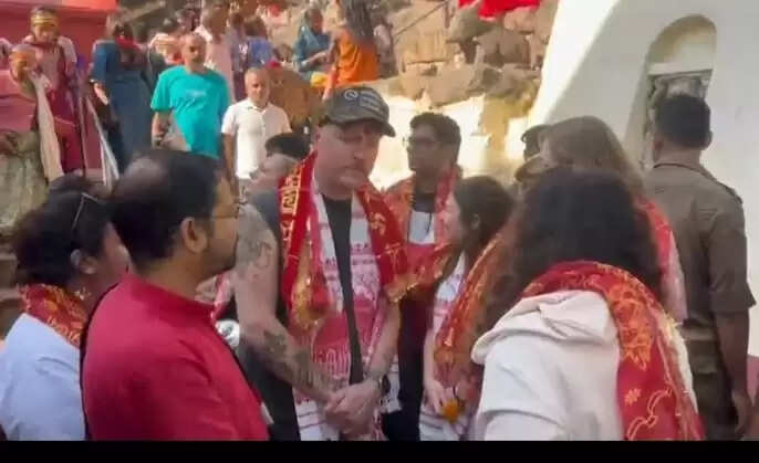 कामाख्या धाम में पॉप स्टार पोस्ट मेलोन! विश्व प्रसिद्ध अमेरिकी रैप और उनके बैंड ने किया मां का दर्शन