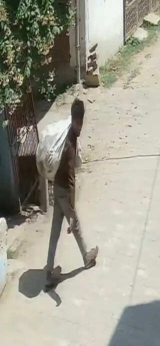 प्रयागराज : नैनी चोरी कांड में आरोपित की तलाश तेज, घोषित हुआ 25 हजार का इनाम