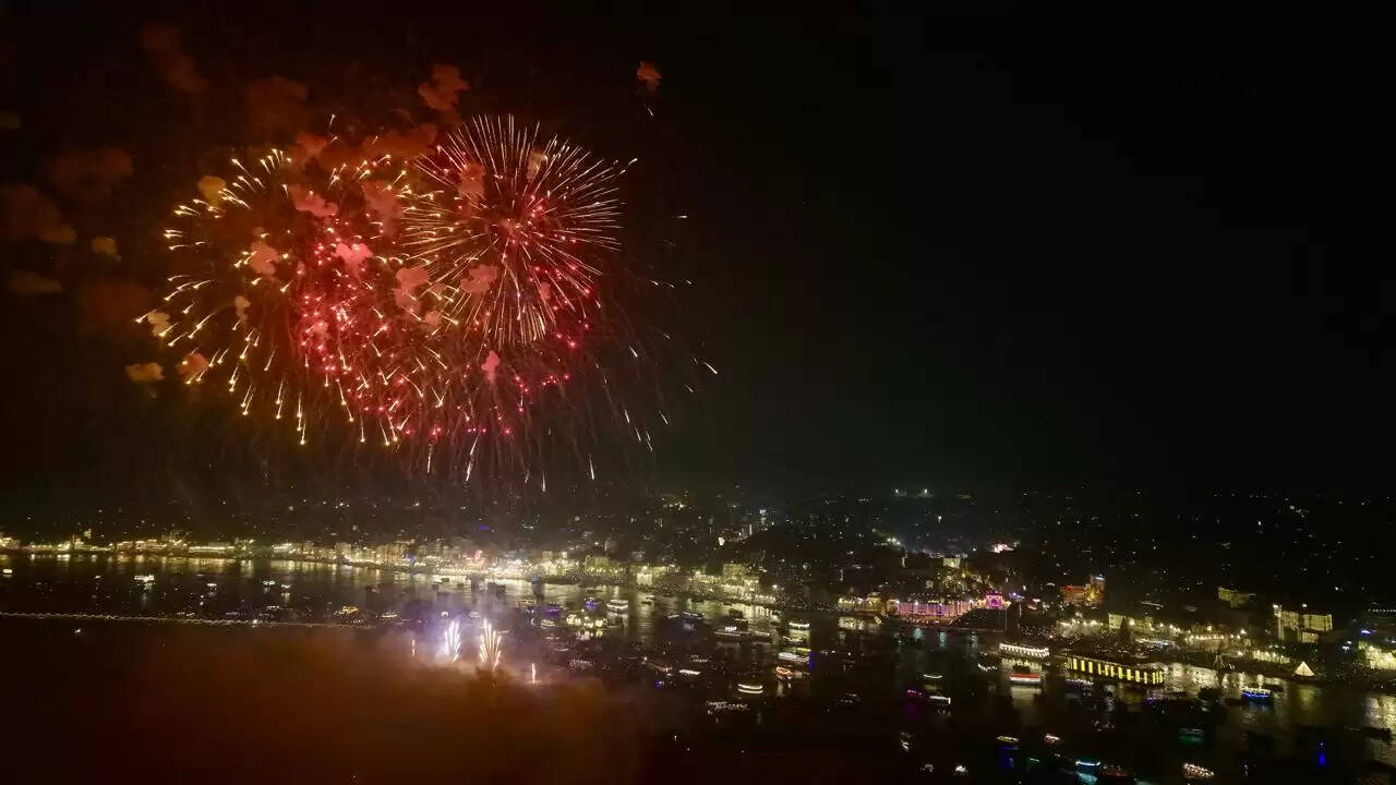 बाबा विश्वनाथ की नगरी काशी देव दीपावली के अनुपम प्रकाश से आलोकित : प्रधानमंत्री नरेन्द्र मोदी