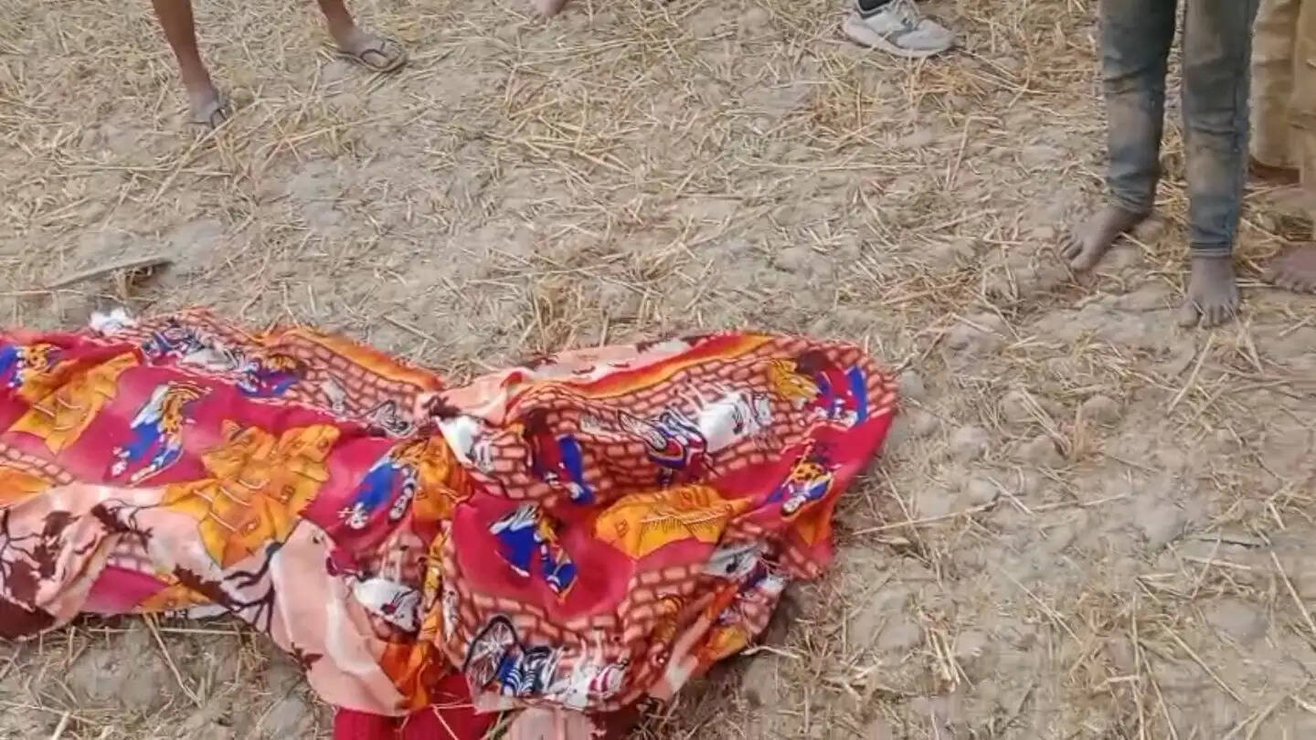 युवती की गला रेतकर हत्या