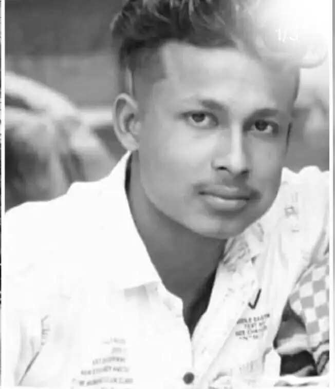 दीवार से टकराई बाइक, दो की मौत