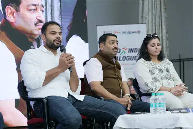 सोनीपत: राष्ट्रीय खेल दिवस पर खेलो इंडिया संवाद पीएम के साथ में विद्यार्थियों ने सुना