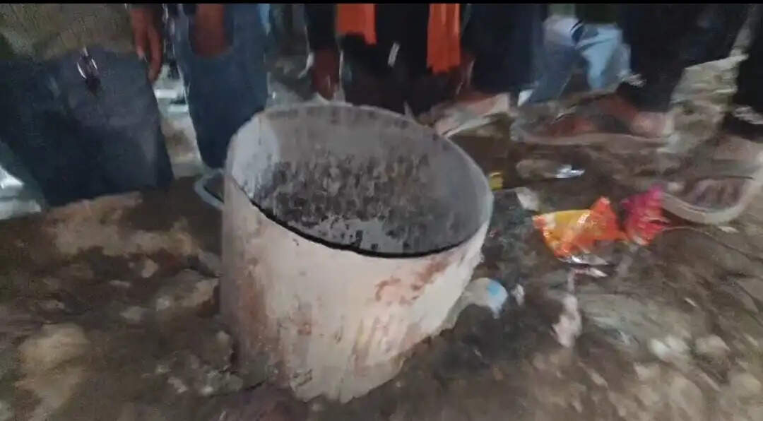 रावण दहन से पहले फटा कार्बाइड सिलिंडर, बच्ची समेत चार घायल