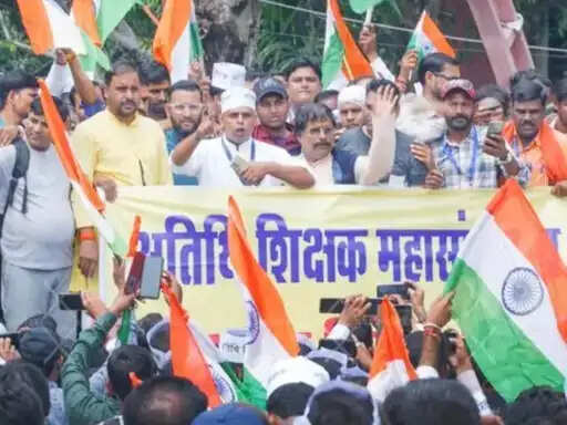 पद स्थायी कराने की मांग को लेकर अतिथि शिक्षक आज भोपाल में करेंगे प्रदर्शन,&nbsp;तीन साल बाद भी घोषणाएं लागू नहीं होने का आरोप