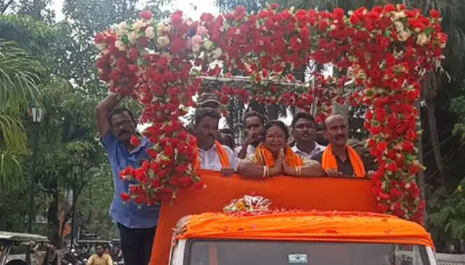 मंत्री बनने के बाद कूचबिहार पहुंचीं मालती रावा राय, भव्य रोड शो