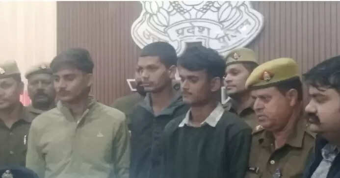 असलहा का लाइसेंस लेने के लिए चेयरमैन ने खुद करवाई थी फायरिंग, चार पकड़े गए