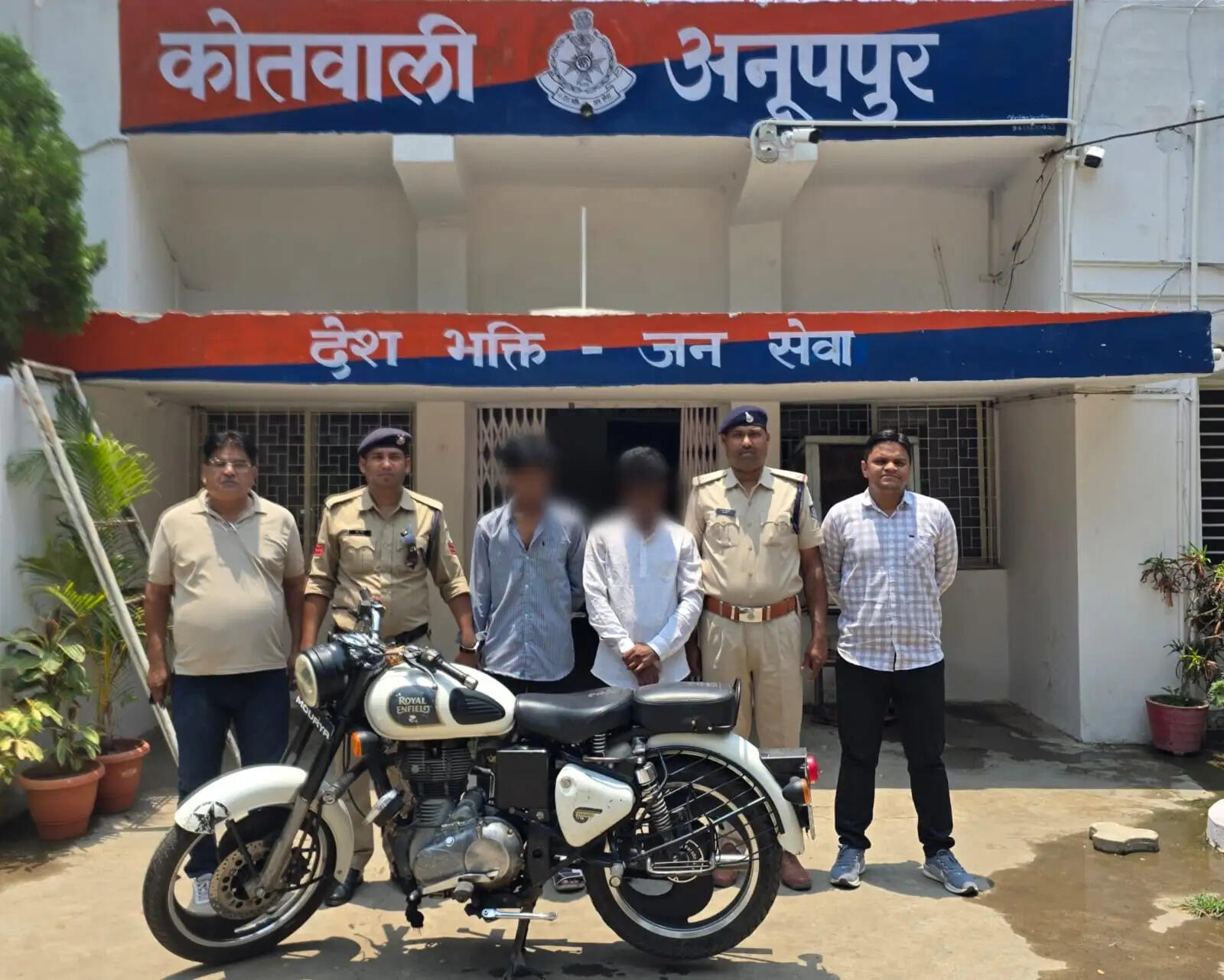 अनूपपुर: अधिवक्ता को नकली पिस्टल अड़ाकर अवैध वसूली व मारपीट के दो आरोपी गिरफ्तार