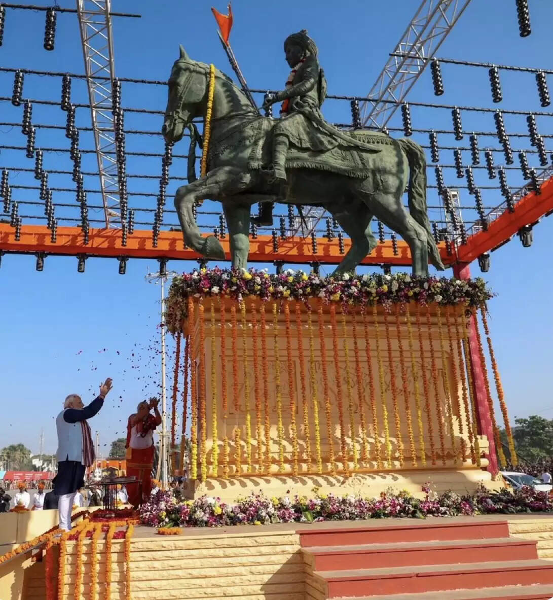 प्रधानमंत्री मोदी ने सोमनाथ में शौर्य यात्रा का किया नेतृत्व, वीरों को दी श्रद्धांजलि