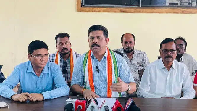 दाे अगस्त से कांग्रेस स्मार्ट मीटर हटाने का आवेदन व बिजली दर वृद्धि का विरोध-पत्र भरवाएंगे - विक्रम मंडावी