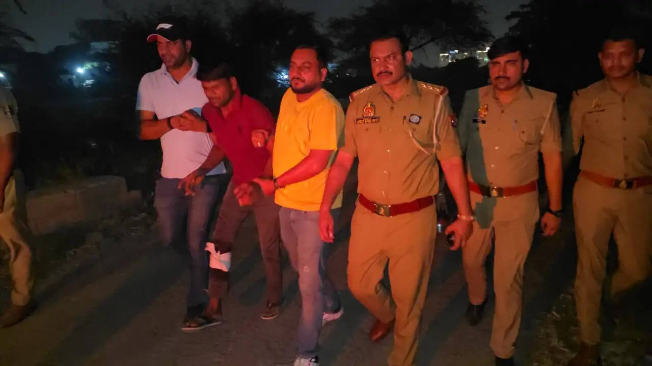 पुलिस मुठभेड़ में प्रेमिका की मां की हत्या करने वाला सिरफिरा गिरफ्तार