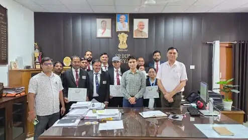 मई माह में उत्कृष्ट प्रदर्शन करने वाले टिकट चेकिंग स्टाफ हुए सम्मानित