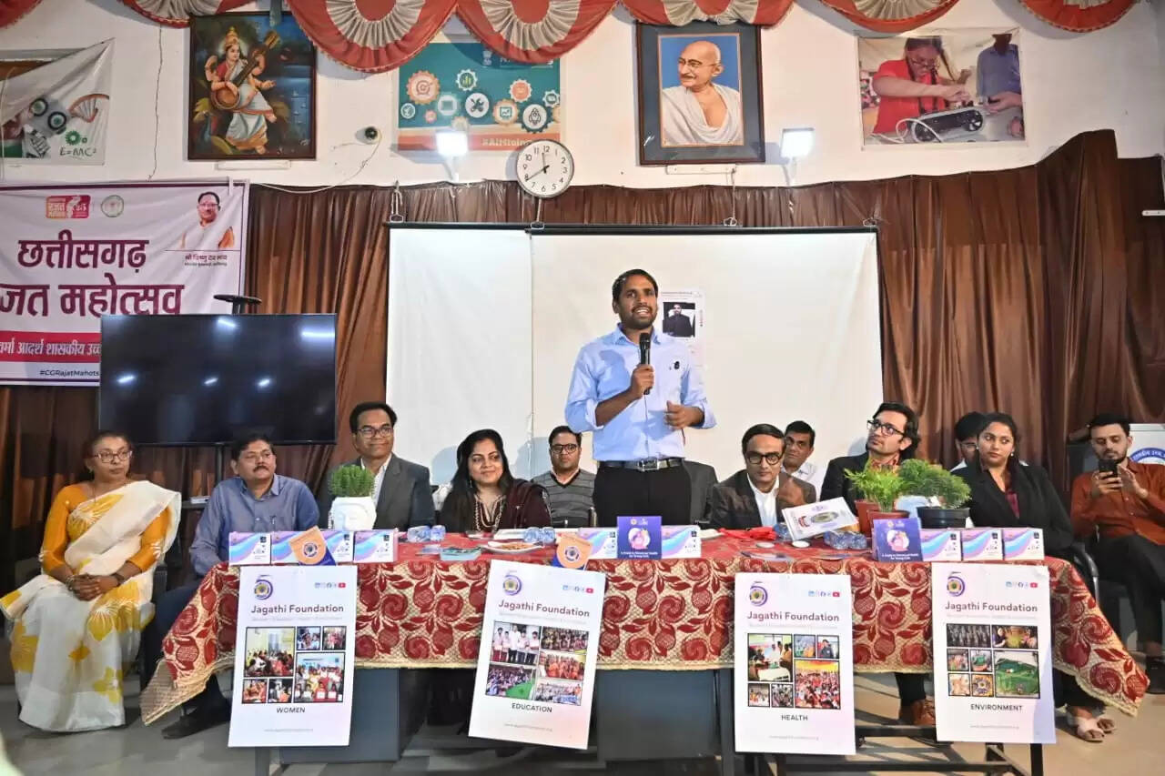 जागरूकता कार्यक्रम में छात्राओं को दी गई सर्वाइकल व स्तन कैंसर की जानकारी