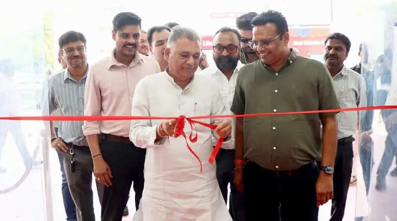 “राइजिंग मध्य प्रदेश” के विजन के साथ निवेश, नवाचार एवं रोजगार के नए अवसर हो रहे सृजित : मंत्री परमार