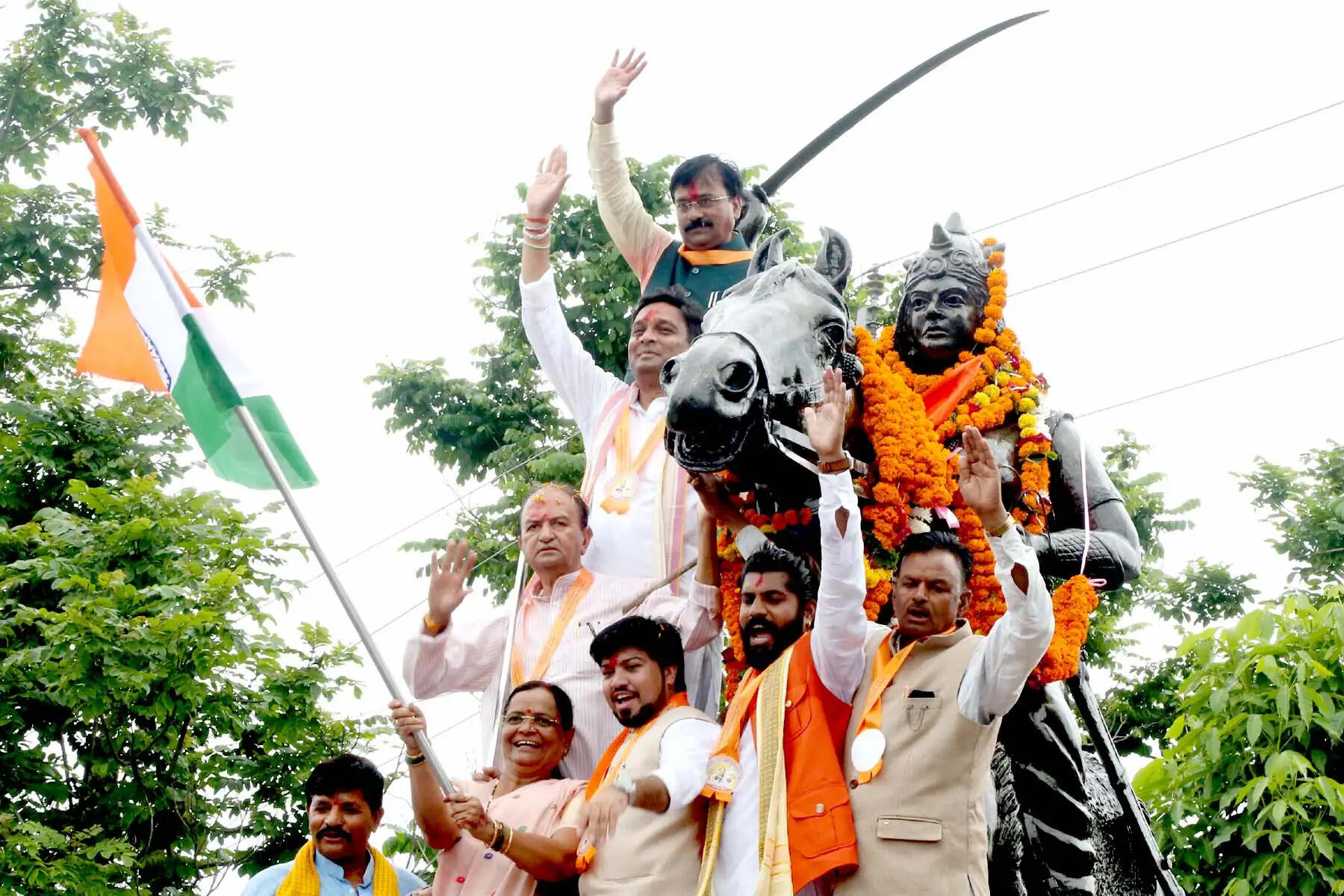 दमोह: रानी अवंती बाई की 195वीं जयंती पर दमोह में भव्य तिरंगा यात्रा, बारिश के बीच भी उमड़ा उत्साह