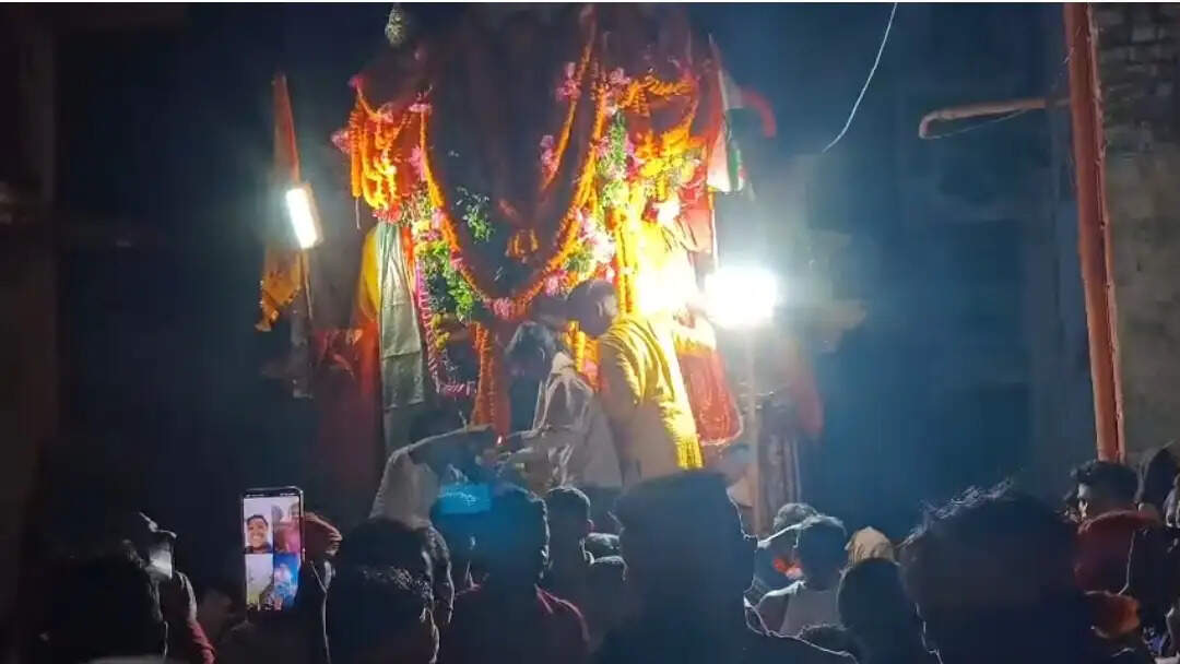 सारण के रिविलगंज में हनुमान जी को भगिना मान होती आराधना