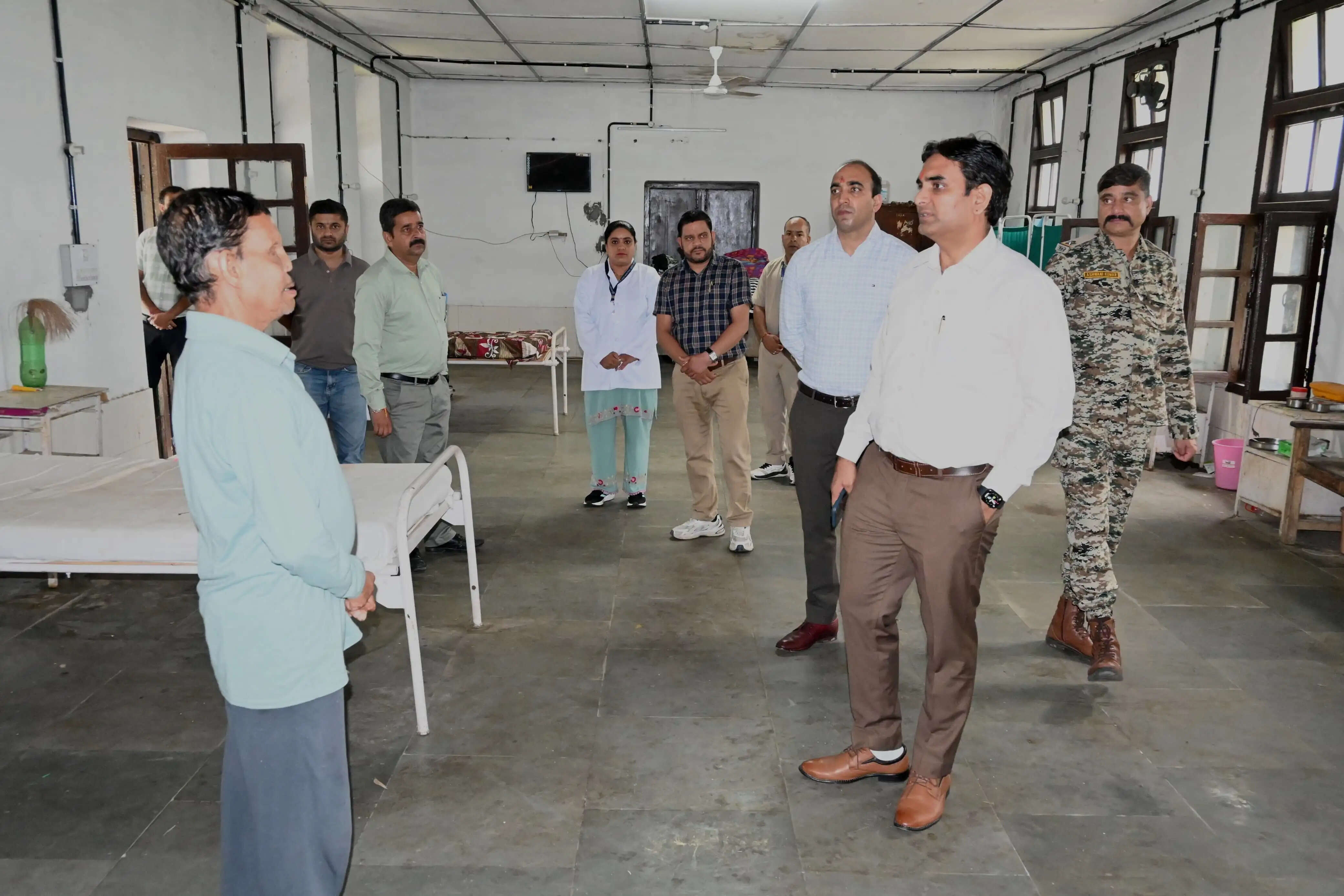 उपायुक्त ने किया कुष्ठ रोग अस्पताल पालमपुर का दौरा