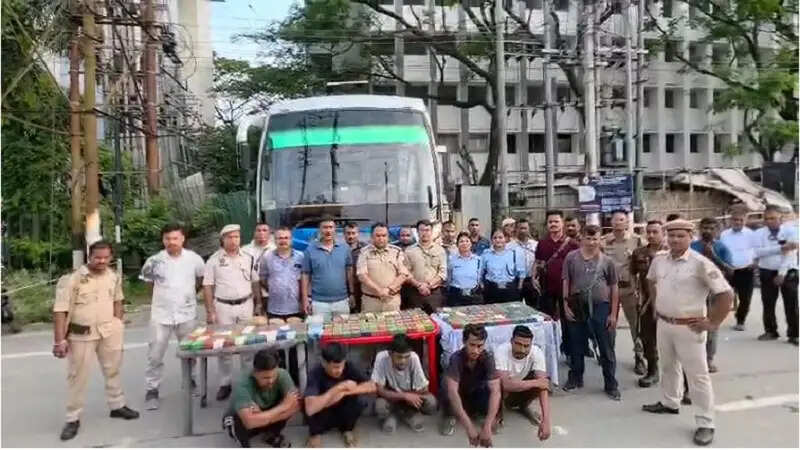 असम में 21 करोड़ की हेरोइन व अफीम के साथ पांच तस्कर गिरफ्तार