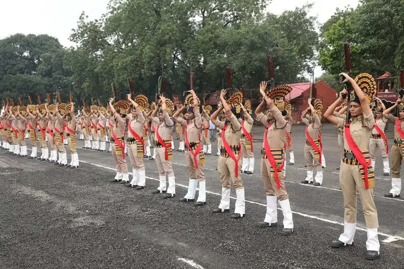 इंदौरः स्वतंत्रता दिवस समारोह की तैयारियां अंतिम चरण में, कलेक्टर ने लिया जायजा