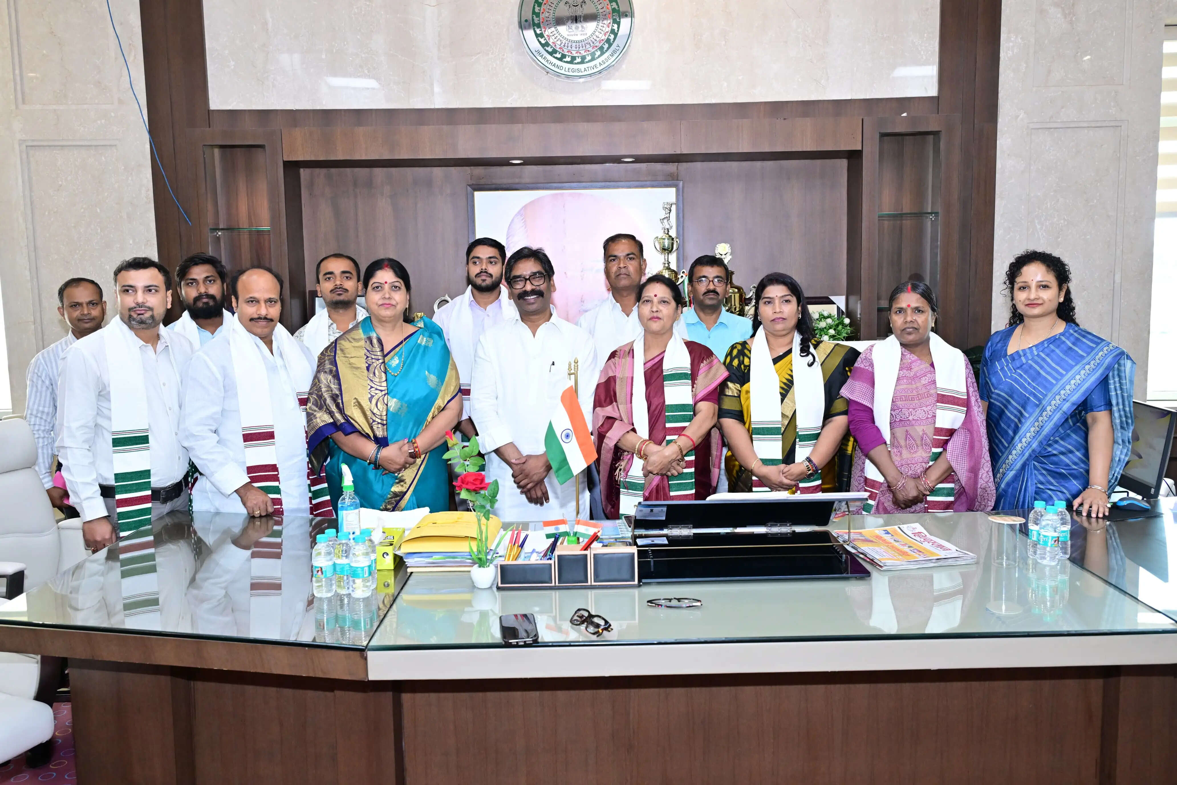 बिहार विधान परिषद समिति के सदस्यों ने मुख्यमंत्री हेमंत सोरेन से की मुलाकात