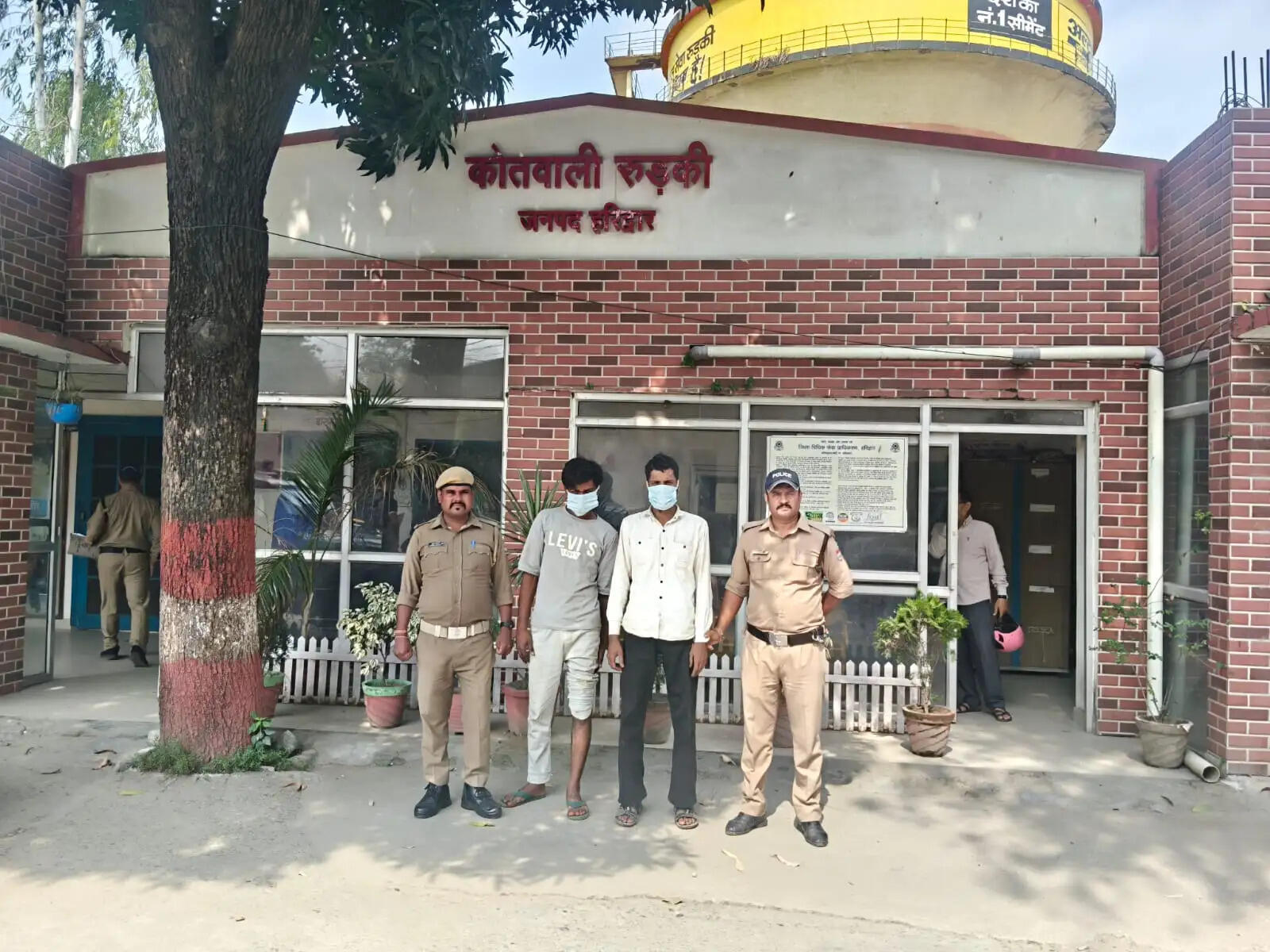 रुड़की में मंदिर चोरी के आरोप में दो गिरफ्तार, सामान बरामद