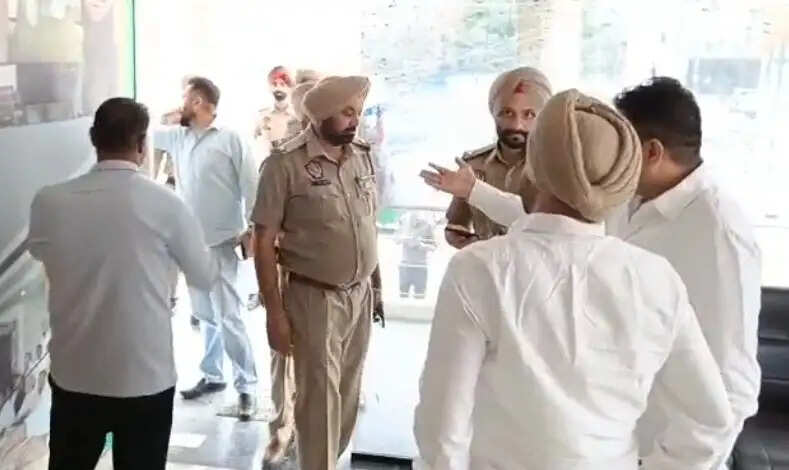 पंजाब में भाजपा के कई कार्यालयों में तोड़फोड़ व हमला