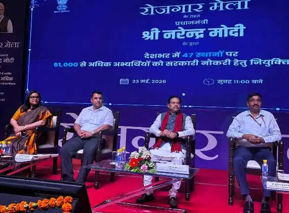 युवाओं के सपनों को नई उड़ान देने का माध्यम बन रहे रोजगार मेले : बी.एल.वर्मा
