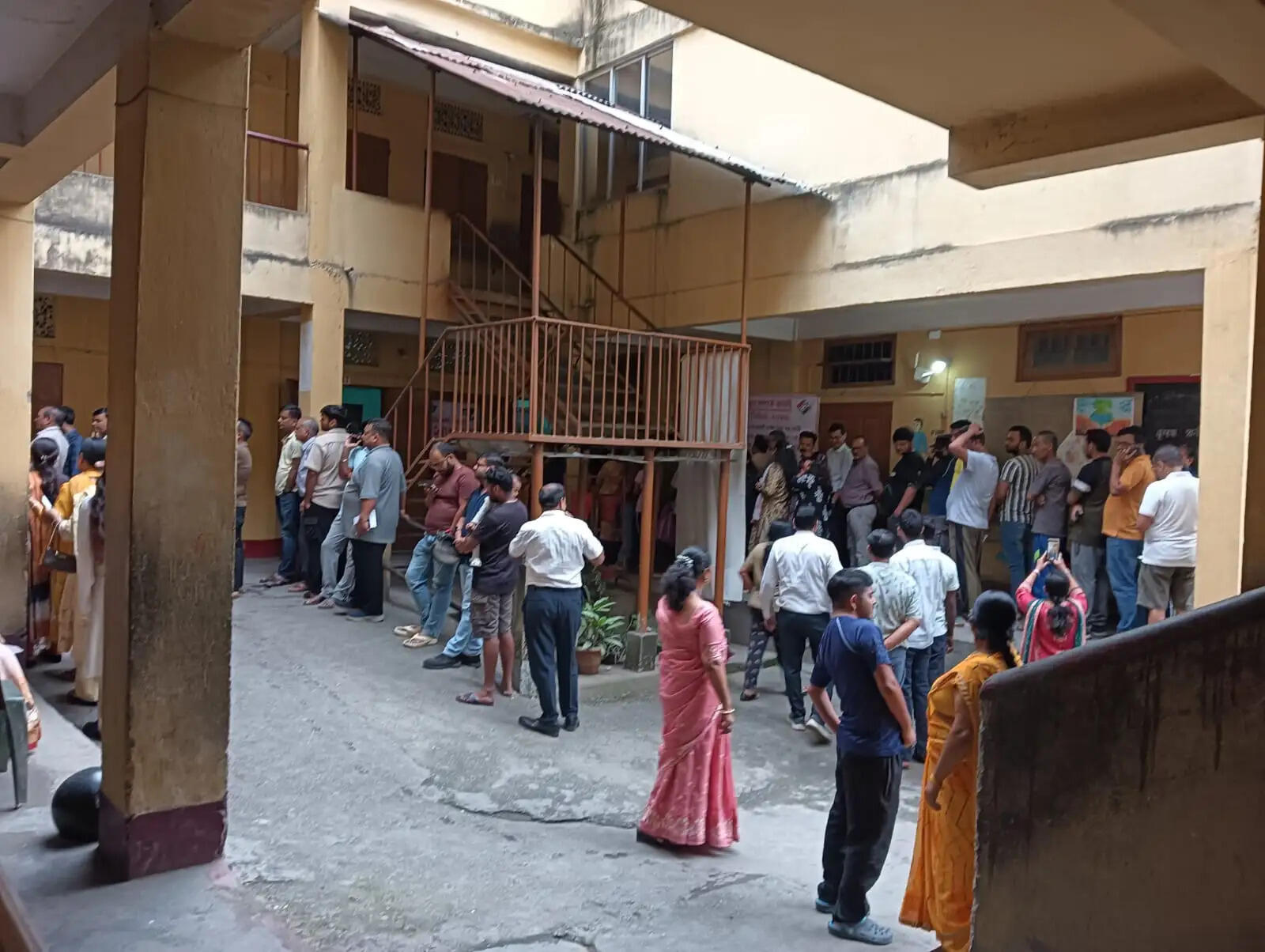 असम में सुबह सात बजे मतदान प्रक्रिया शुरू