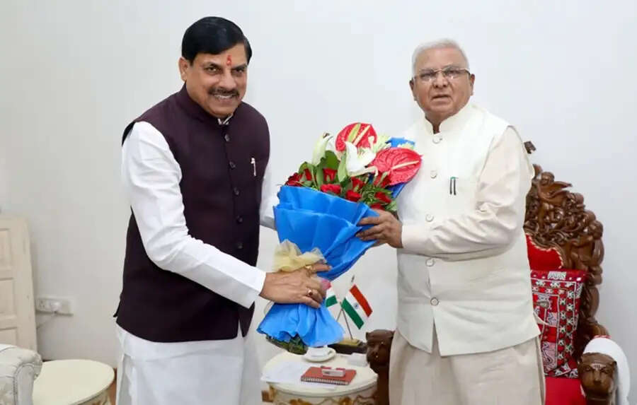 राज्यपाल पटेल से मुख्यमंत्री डॉ. यादव ने की सौजन्य भेंट