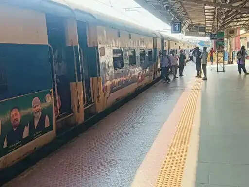 अनूपपुर: मालगाड़ी का इंजन हुआ खराब, शहडोल-अंबिकापुर रूट की ट्रेनें 3 घंटे फंसी रहीं