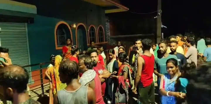 टीएमसी जिला परिषद सभाधिपति के बेटे पर युवती से दुर्व्यवहार का आरोप