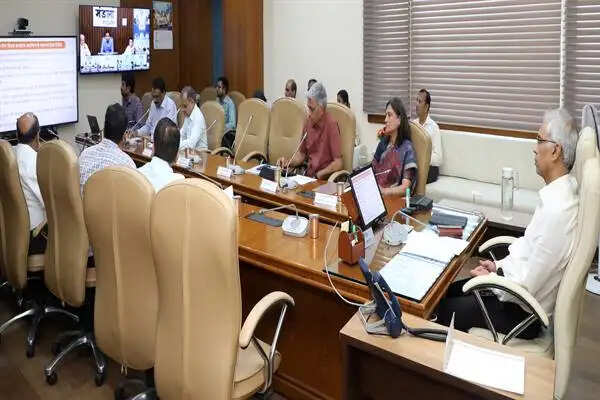 जनकल्याण अभियान में हर पात्र हितग्राही तक पहुंचे योजनाओं का लाभ : मुख्य सचिव&nbsp;जैन