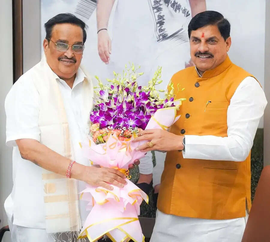 मध्य प्रदेश के मुख्यमंत्री ने केंद्रीय मंत्री भूपेंद्र यादव से की सौजन्य भेंट