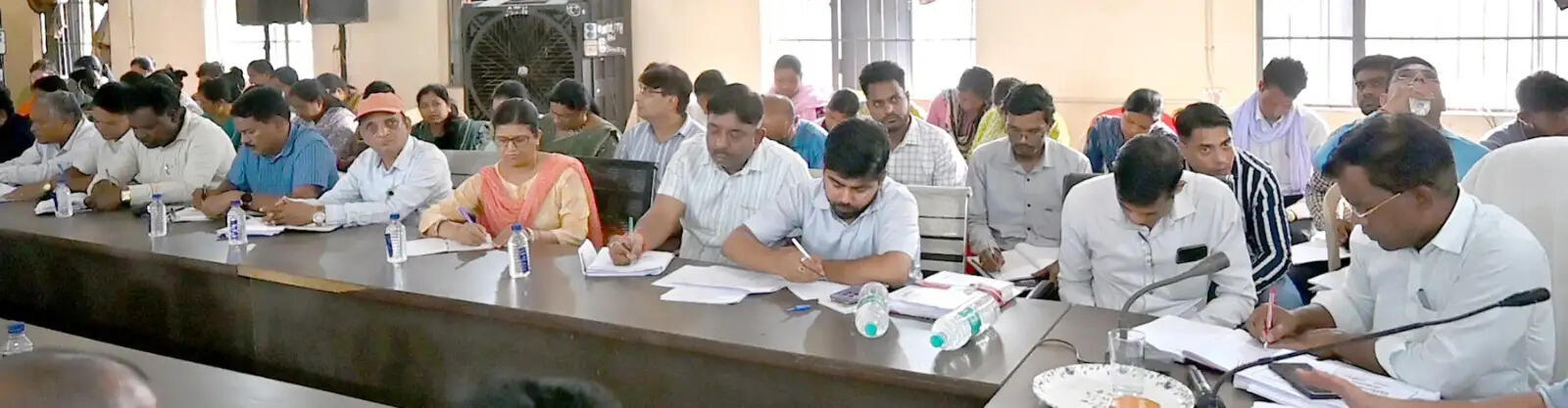 निर्माण कार्यों में गुणवत्ता से समझौता नहीं, लापरवाही पर होगी कार्रवाई : कलेक्टर