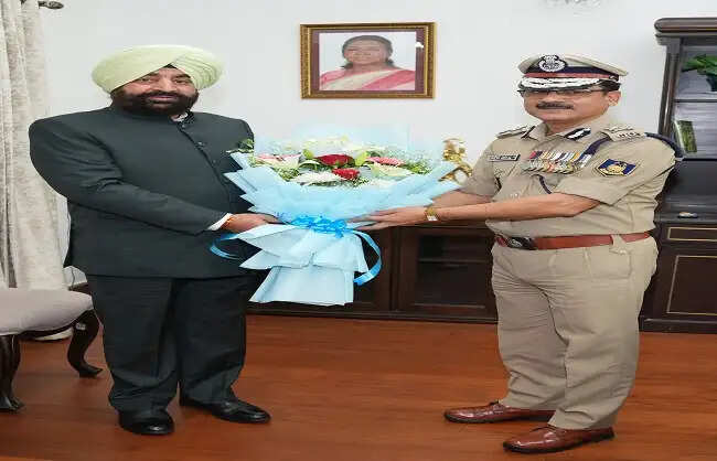 विधानसभा अध्यक्ष ने राज्यपाल से की शिष्टाचार भेंट