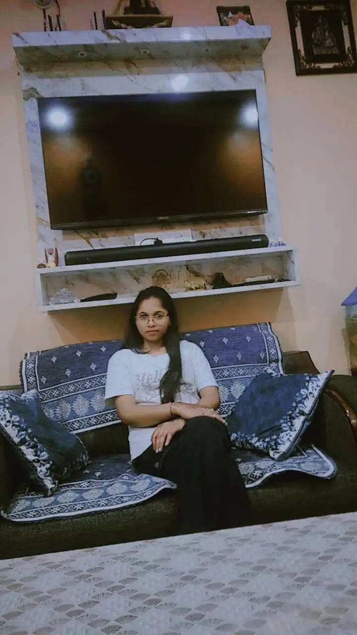 ट्रक की भीषण टक्कर से किशोरी की मौत, दो गंभीर घायल