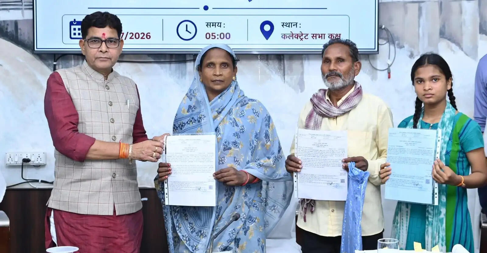 राजस्व मंत्री टंक राम वर्मा ने हितग्राहियों को वितरित किए डिजिटल जाति प्रमाण पत्र