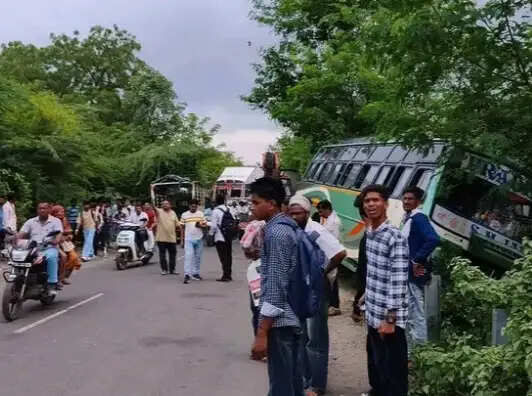 झाबुआ: बस और बाइक की टक्कर में दो युवकों की मौके पर ही मौत