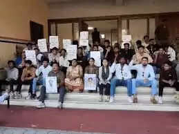 भोपाल यूथ कांग्रेस कार्यवाहक जिलाध्यक्ष के खिलाफ पीसीसी में प्रदर्शन, अमित खत्री ने वीडियो जारी कर आरोपों का किया खंडन